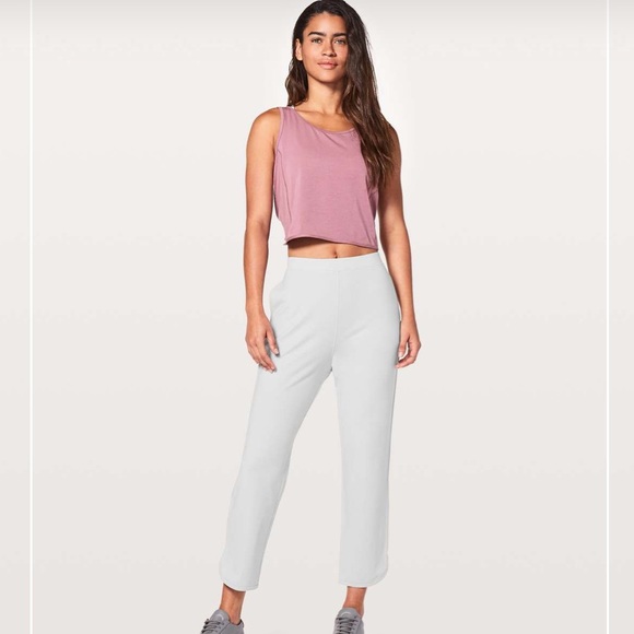 38. Lululemon Every Moment Pant 26" - Picture 9 of 11